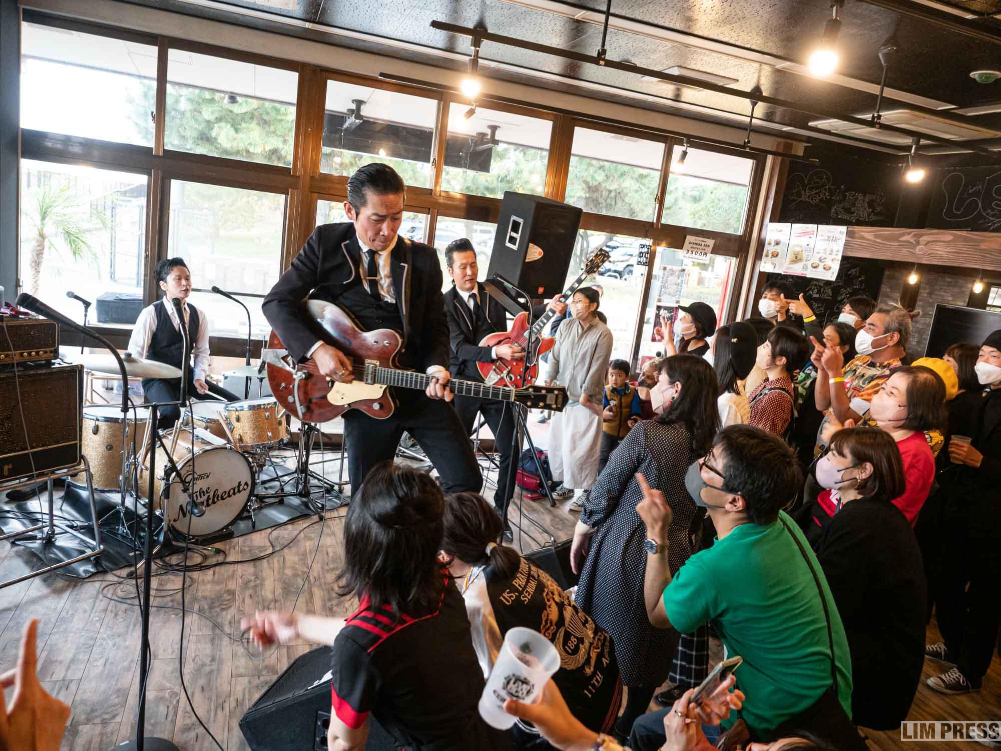 The NEATBEATS | 兵庫 カフェ・モンタージュ  | 2022.11.19